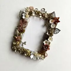 【No.241】ホイップデコ　トレカケース　硬質ケース　茶色　白　花　葉っぱ