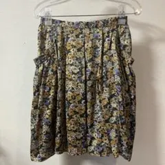 【新品】Bon mercerie 花柄 フレアスカート ひざ丈のサムネイル