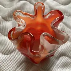 昭和レトロ　花瓶　ガラス　赤