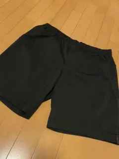 ユニクロ　ウルトラストレッチアクティブショートパンツ　XL 黒