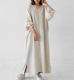 極美品★アンティカ★くるみボタン ワンピース エクリュ