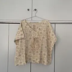 flower トップス（春・夏に！）のサムネイル