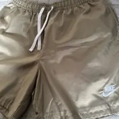 Nike オリーブ色 ショートパンツ M