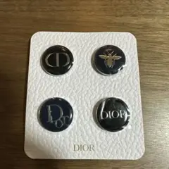 DIORノベルティピンバッジ