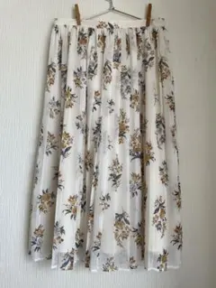 美品✨￼NATURL BEAUTY￼花柄シフォンスカート