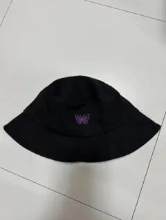 黒の蝶刺繍バケットハット