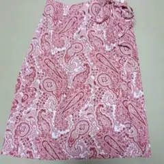NICE CLAUP 可愛いペイズリー柄ひざ丈巻きスカートのサムネイル