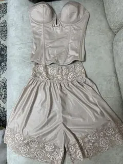 ブライダルインナー　コルセット　ペチコート　E65