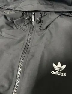 adidas ブラック フード付きナイロンジャケット