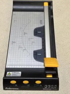 FellowesNeutron Plus A4ロータリーディスクペーパーカッター - メルカリ