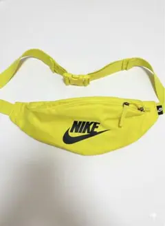 Nike ボディバッグ イエロー
