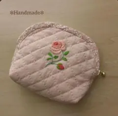 ハンドメイド　パッチワークキルト　ふっくらポーチ　キルティング　薔薇　ピンク