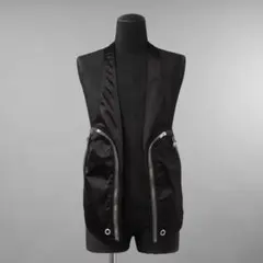 【美品】THE ROW ザロウ スリット ベスト 新作 現行 XS ブラック 美品】THE ROW ザロウ スリット ベスト 新作 現行 XS ブラック - メルカリ