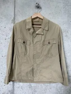 ベージュ ミリタリージャケット
