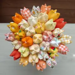 [513]布チューリップ(黄色•オレンジ系)　パッチワーク　ハンドメイド