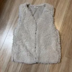 C.O.L.Z.A フェイクファー ベスト ベージュ Lサイズ