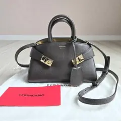 バイカラー【フェラガモ】Hugハグ ミニ ハンドバッグ ガンチーニ ショルダー