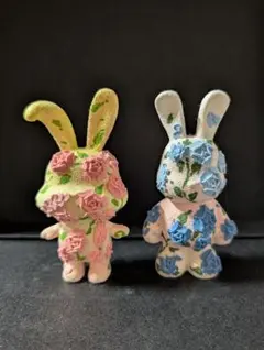 珪砂花柄ウサギの置物 2体セット 流体アート ベアアート 垂らしアート