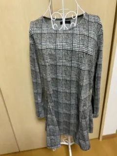 グレー系チェック柄長袖ミニ丈ワンピース