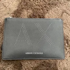 Armani Exchange スタッズ付きクラッチバッグ