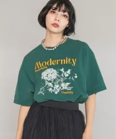 PAGEBOY シルエットフラワーロゴT 刺繍のサムネイル