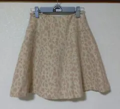 ナチュラルビューティーベーシックの台形スカート レオパード柄 ベージュ ラメ