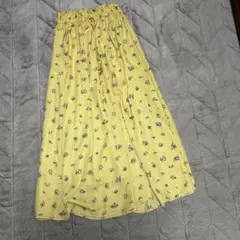 花柄イエローフレアスカート