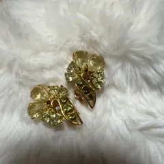 花デザイン ゴールド イヤリング