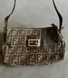 【美品・稀少】FENDI ショルダーバッグ FFロゴズッカ柄 ほぼ未使用品