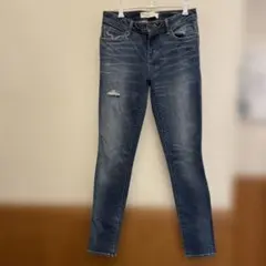 Marc Jacobs Super Skinny ダメージデニム 27インチのサムネイル