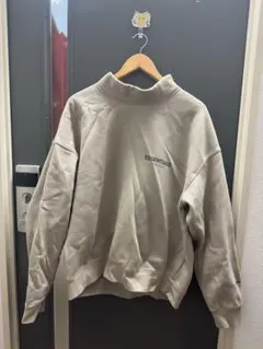 ESSENTIALS ベージュ ハイネック トレーナー