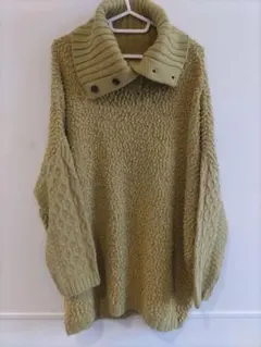 レディース　オリーブグリーン ニットセーター 長袖 ボタン付き