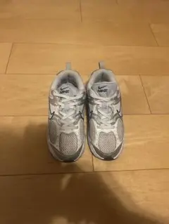 Nike HQ6412-500 キッズモデル