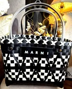 ほぼ未使用♪ MARNI 編み込み チェック柄 かごバッグ アイボリー ブラック ほぼ未使用♪ MARNI 編み込み チェック柄 かごバッグ アイボリー