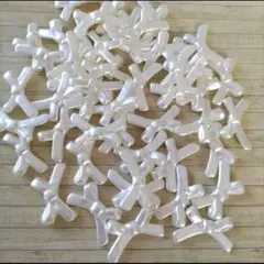 No.15 パール調アクリルビーズ　リボン【50個】