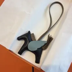 HERMES クロコ型押しペガサス チャーム ブラック - メルカリ