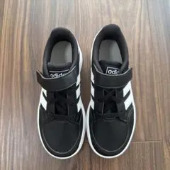 アディダス　adidas ブラック/ホワイト スニーカー　18㎝