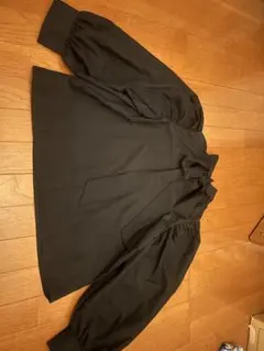 リボン付き黒シャツとグレーシャツセット