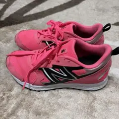 New Balance ピンク スニーカー