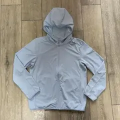 ユニクロ　UＶカットパーカー　140　スカイブルー