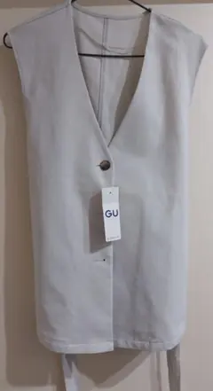GU ジレ　新品未使用 Sサイズ