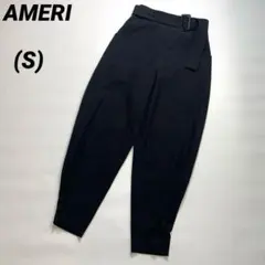 AMERI アメリ　ベルト付きテーパードパンツ　黒　ブラック　綺麗め　体型カバー