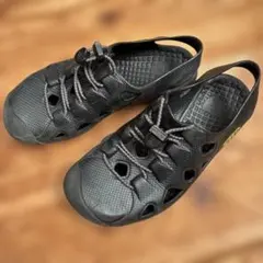 KEEN アウトドア　サンダル ブラック　23、5cm 水陸