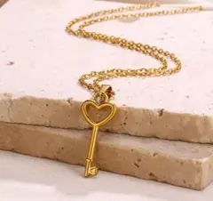 金属アレルギー KEYサージカルステンレス ネックレス 【人気】残１♡ハート鍵