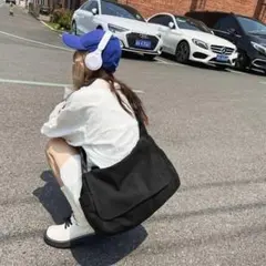 メッセンジャーバッグ ブラック ヴィンテージ風 ニュースペーパーバッグ 男女兼用