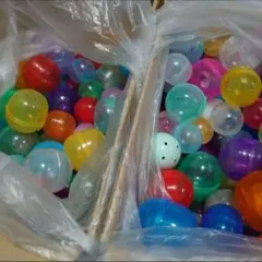 ガチャガチャ　空カプセル　300個