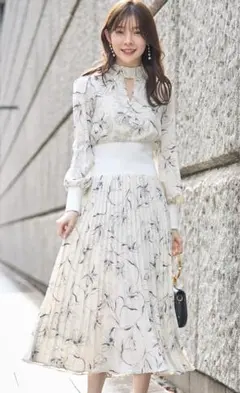 tocco closet ウエストリブ切り替え ラインフラワープリーツワンピース