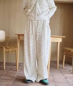 Common gull products. 半分こジョーツ ピンクハーフパンツ - メルカリ