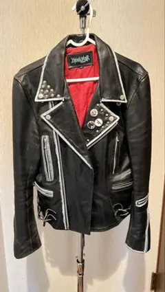 スタッズ付きレザーライダースジャケット