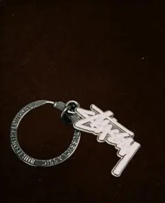 メタルタグ キーチェーン / Stüssy ロゴ キーチェーン - メルカリ